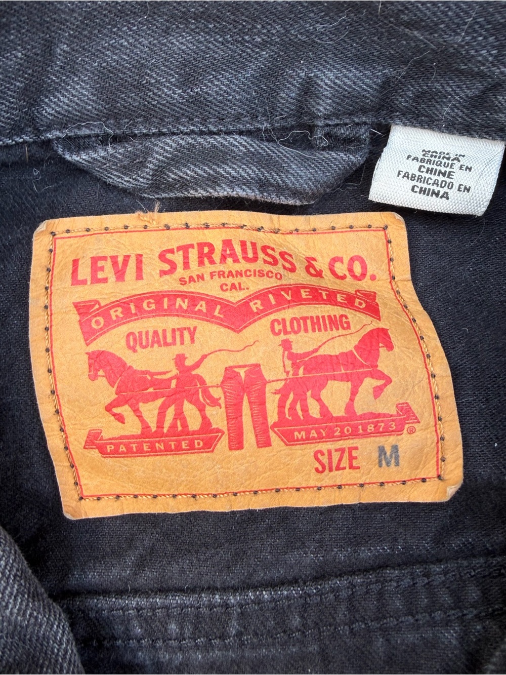 Levi's Women's Charcoal Black Denim Trucker Jacket - Picture 2 of 2